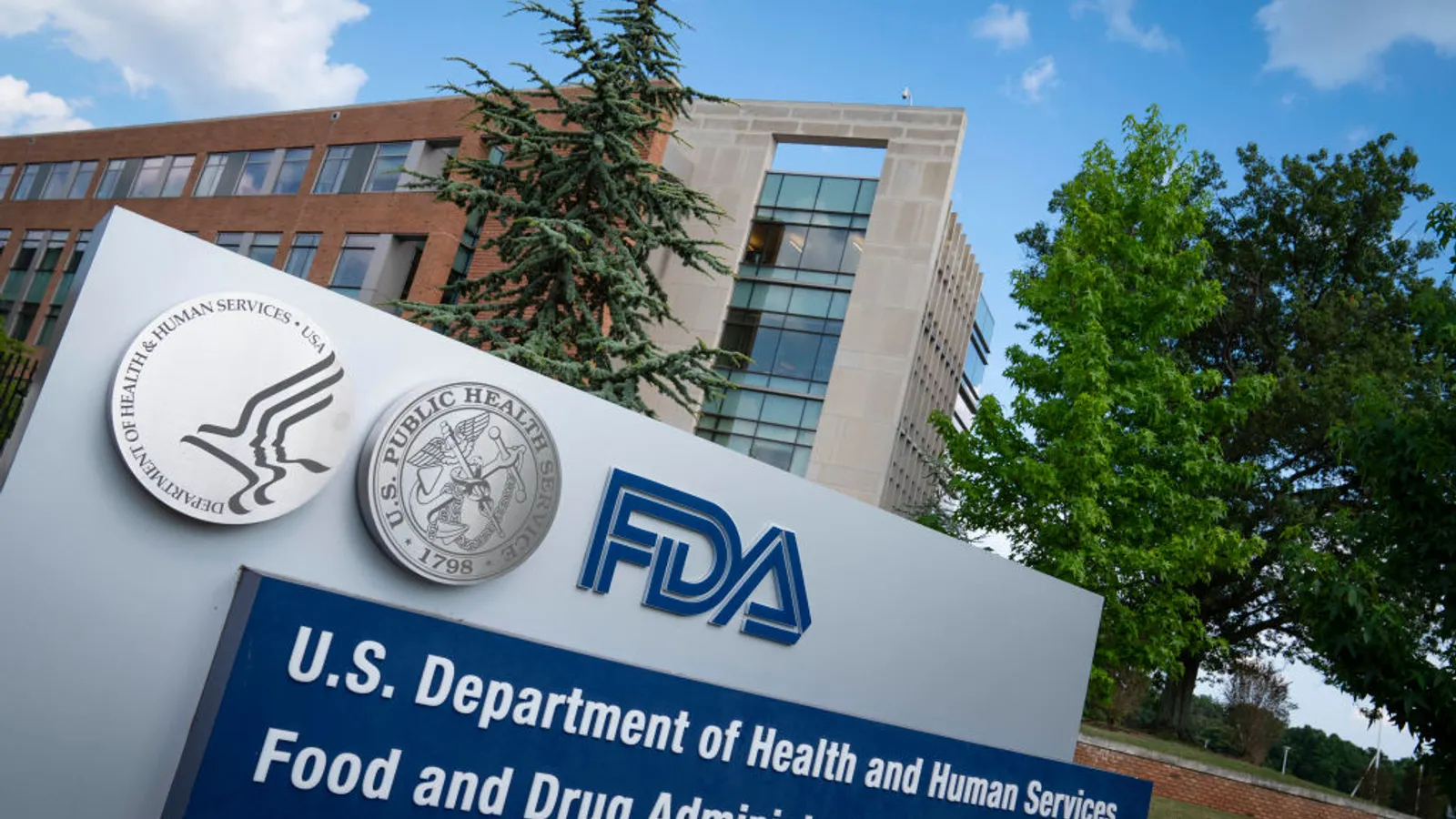 uniqure navigates tumultuous fda path for huntingtons gene therapy seeking approval amidst regulatory shifts