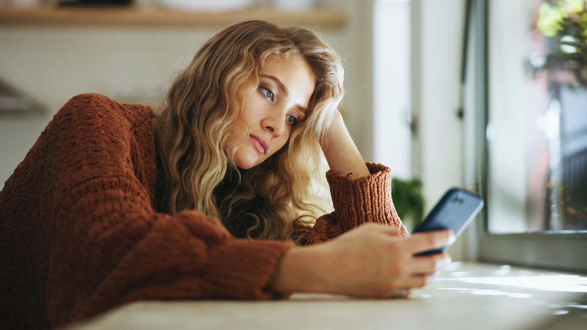 beyond screen time how we use our smartphones matters more than hours logged